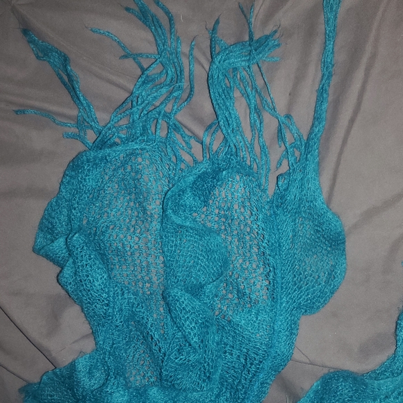TEAL RUFFLES SCARF - Picture 2 of 4